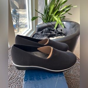 SAS BLISS BLACK WEDGE SHOES 9.5 WIDE
